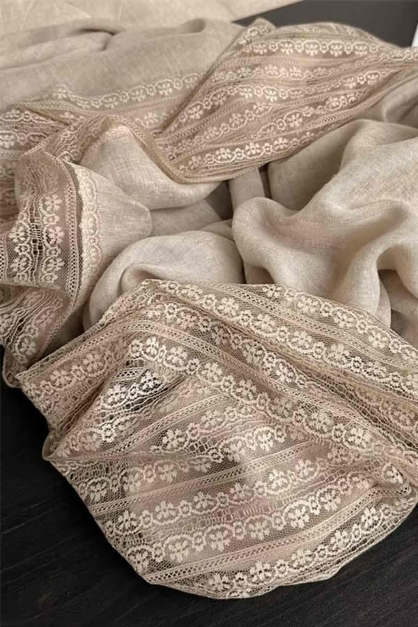 Mörkbeige halsduk med spets 180x90 cm - bomull med polyester