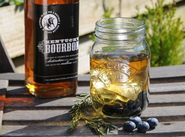 Purkki 0,5 l. Säilöntäpurkit / Kilner