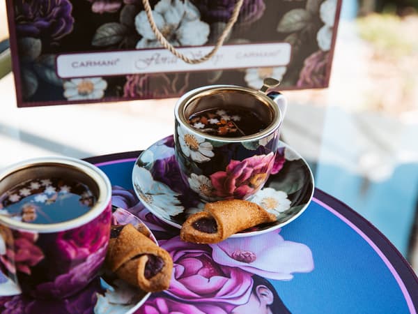 Sæt med 2 kopper og underkopper - Blomsterhistorie (CARMANI)