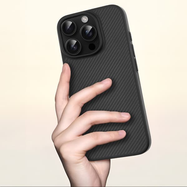iPhone 16 Pro -kotelo, aramidikuitukuori, musta