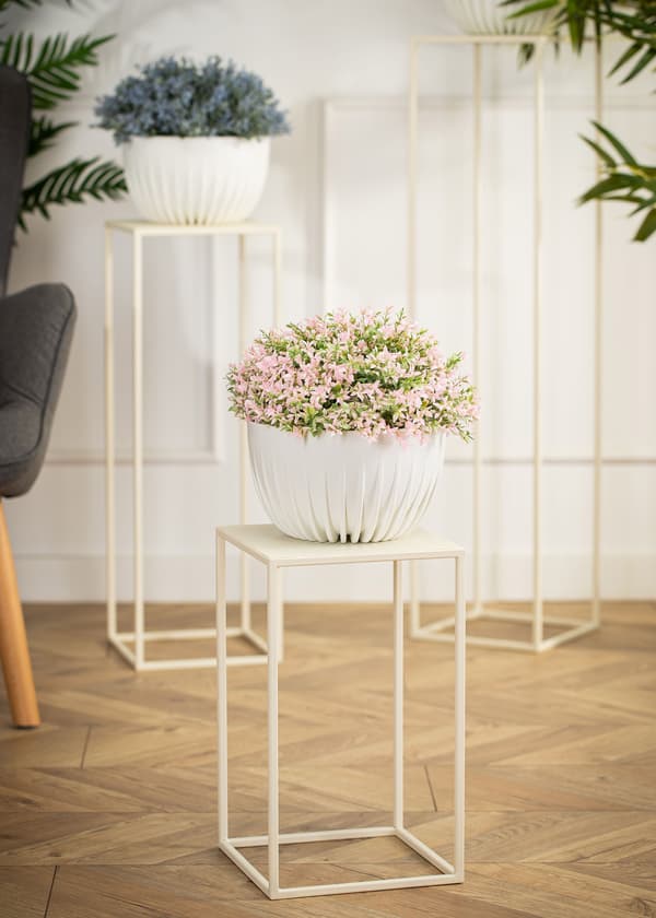 Kermanvärinen seisova kukkateline 40 cm