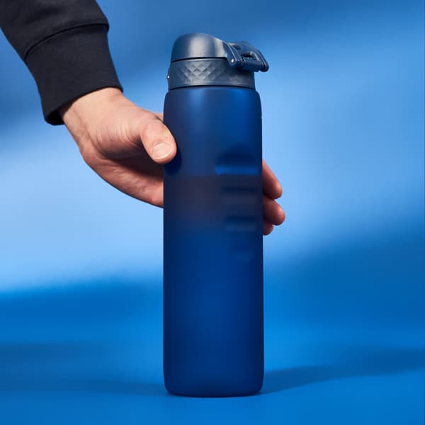 ION8 BPA-vapaa pullo I8RF1000NAV Navy