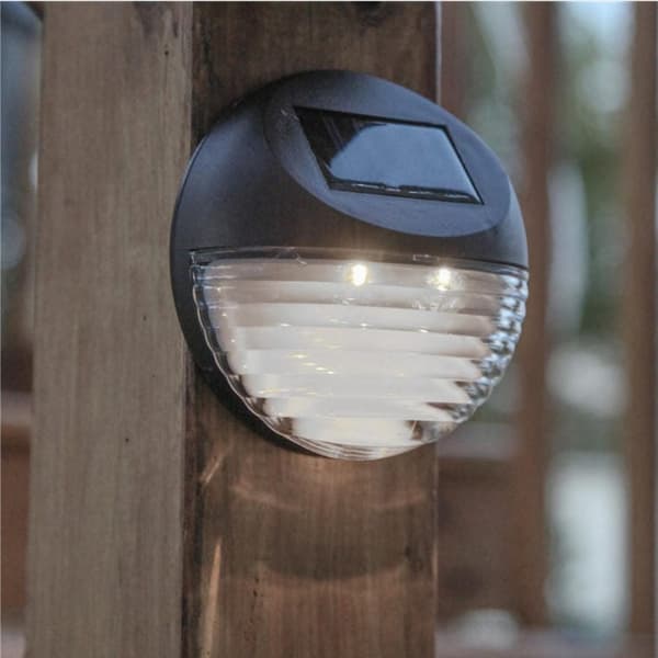 Automatisk solcellsdriven LED-trappbelysning svart med skymningssensor och AA-batteri