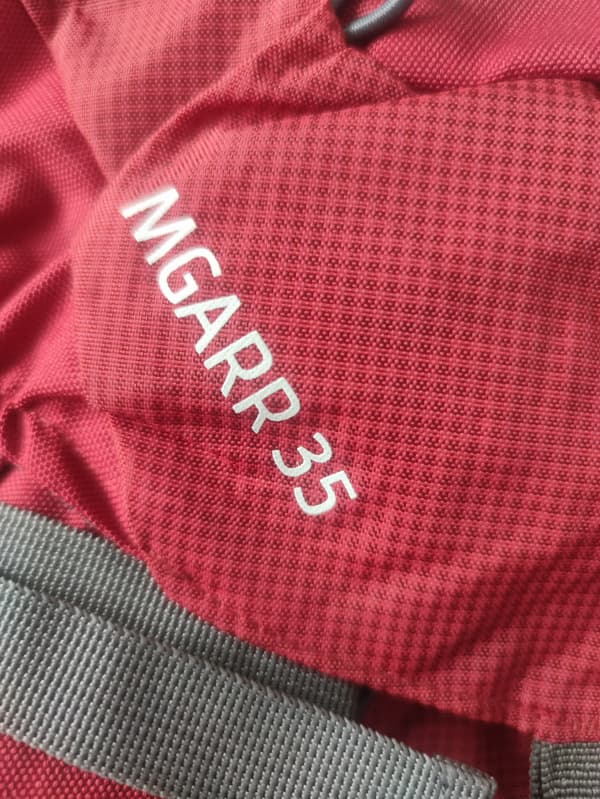 Milo MGARR 35L letvægts vandrerygsæk, rød