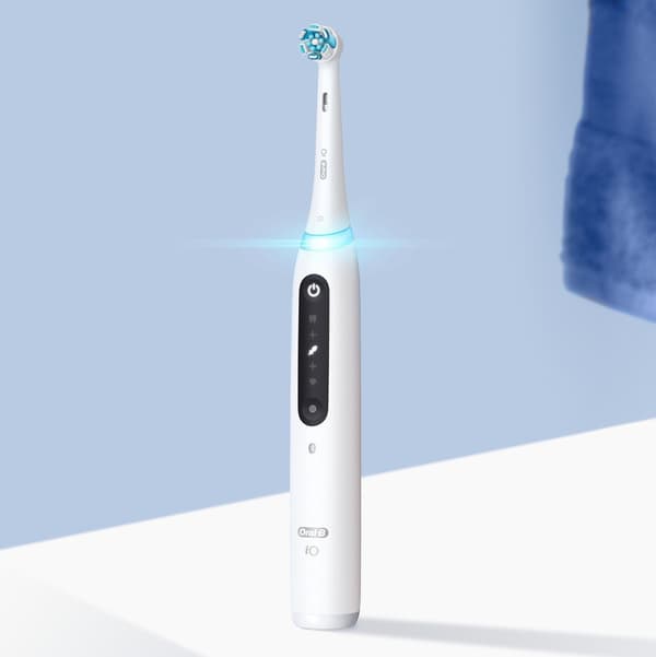 Oral-B iO Series 5 Eltandborste Vit + TC