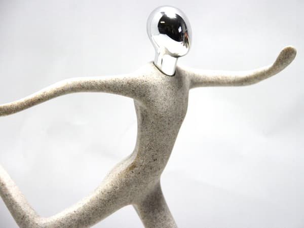 MODERNE FIGUR FIGUR I BEVÆGELSE