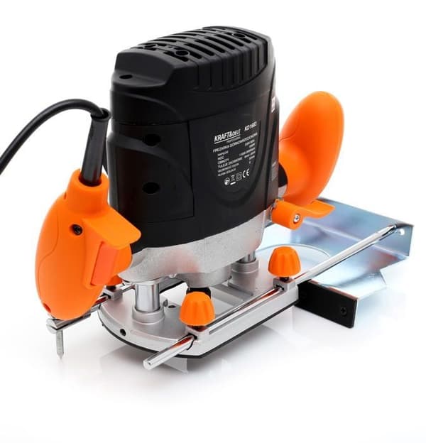 Vertikal fræsemaskine 1900W KD1683