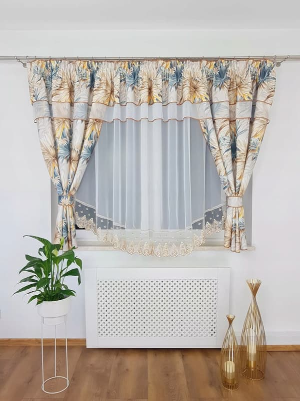 Færdig gardin med draperier og broderi - brun