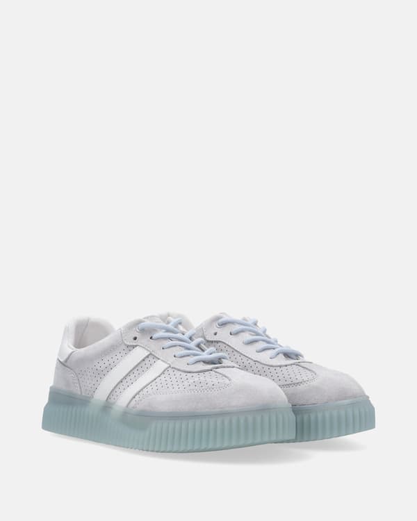 Blå perforerade mockasneakers Blå perforerade mockasneakers 39