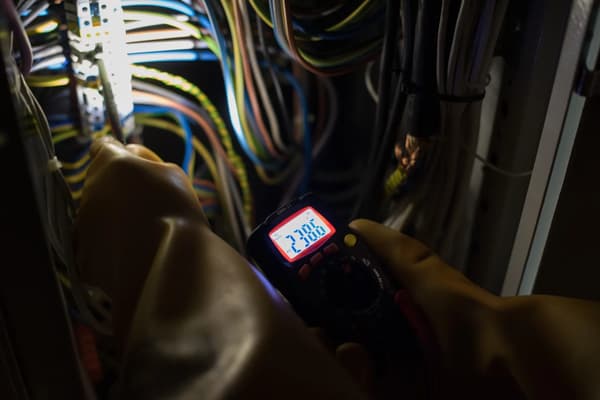 SONEL CMM-11 Multifunktionell handhållen digital multimeter + tillbehörsset