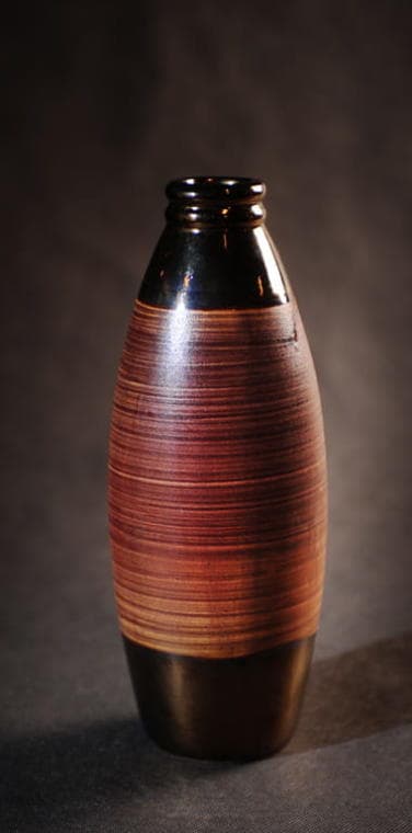 Brun oval vas, 34 cm hög - set med två delar