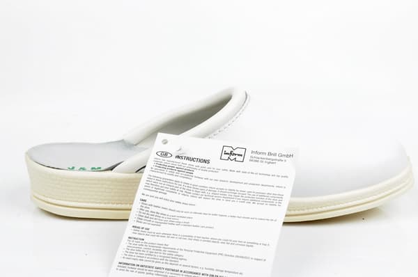 Inform Clog weiss [110510] r.44