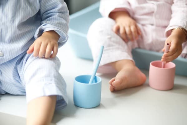 Silikonmugg för barn 180 ml 6m+ MinikOiOi Blå