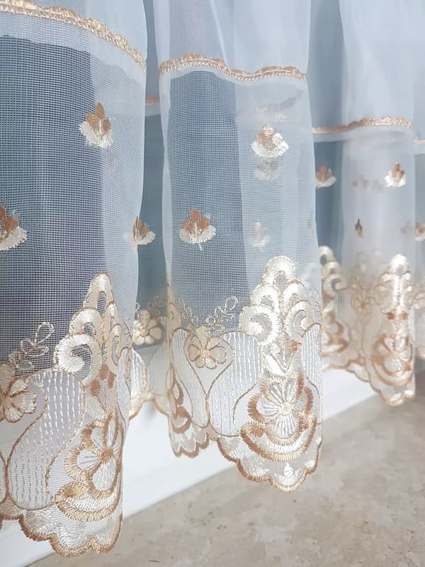 Køkkengardin med broderi, beige