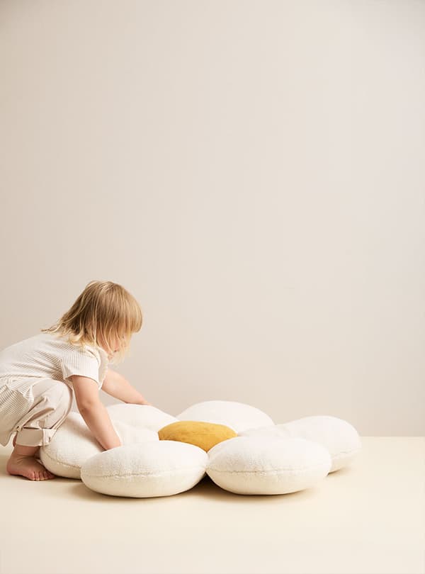 Kid's Concept - Blommig Golvkudde, Vit