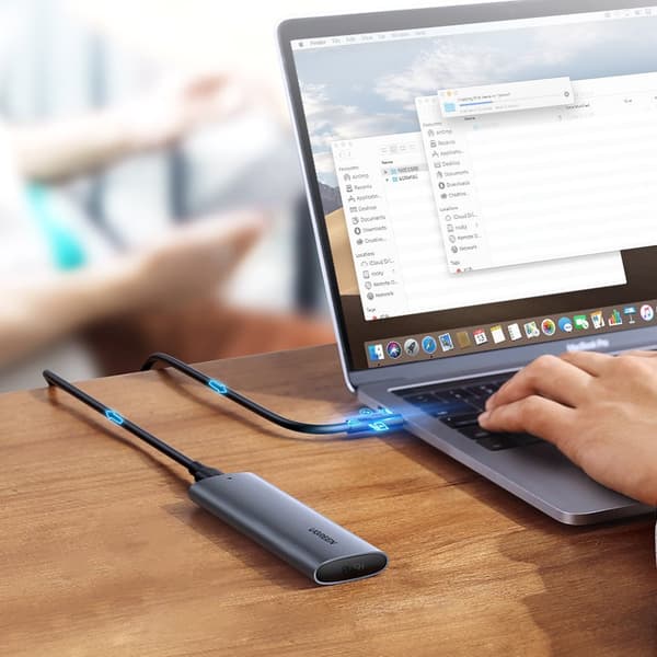M.2 SuperSpeed 10Gbps SSD-kabinet + 0,5m USB-C-kabel, grå