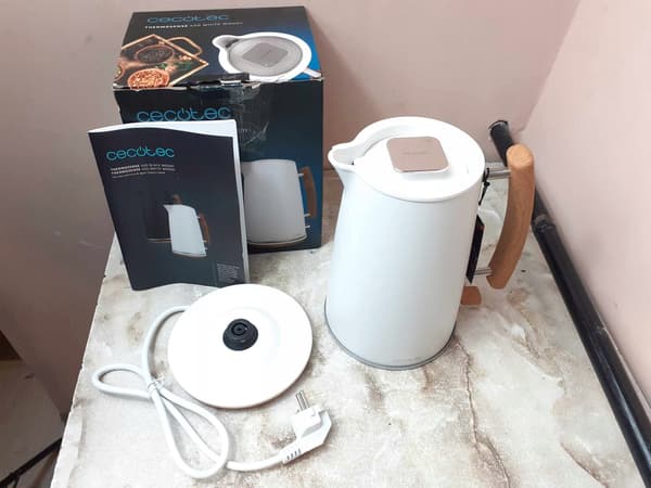 Cecotec Thermosense 400 vattenkokare vit trä