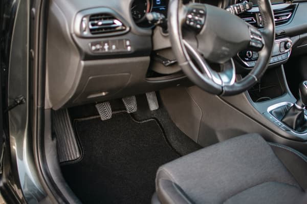 BASIC sorte velourmåtter til: Volkswagen Crafter varevogn (2006-2019)