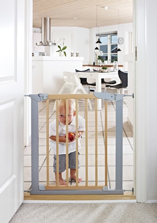 Baby Dan - AVANTGARDE Beech Safety Gate