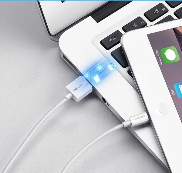 iPhone USB - Lightning MFI -kaapeli 1m 2.4A valkoinen