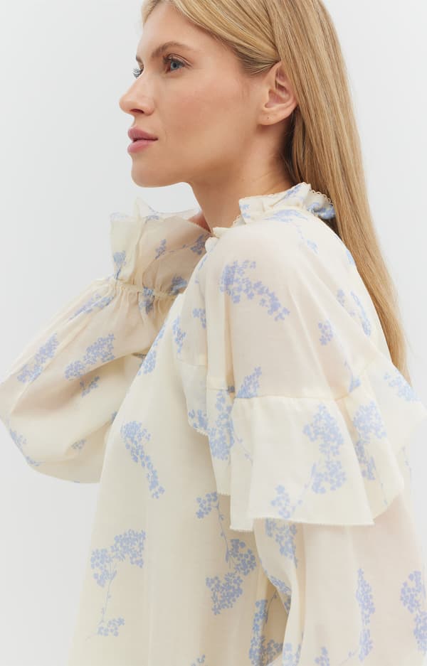 Blommig volangblus S