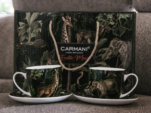 Set med 2 koppar och fat - Exotisk stämning (CARMANI)