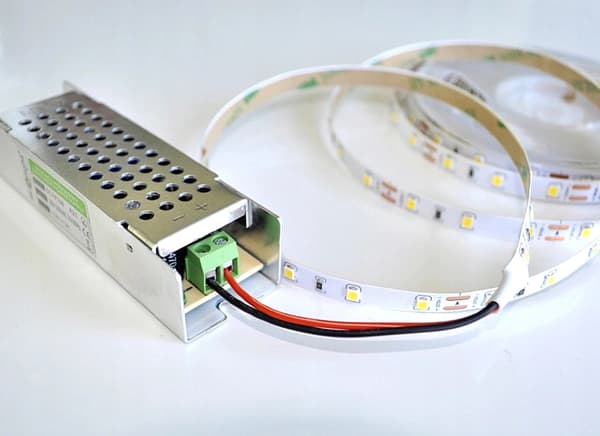 LED-strimmel 5m 24W 12V Blå Dæmpbar til Møbelbelysning