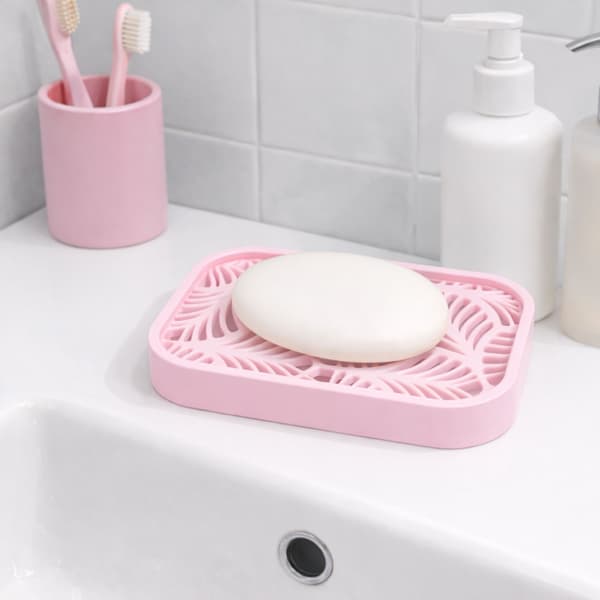 Sæbedispenser med aftagelig indsats i pink