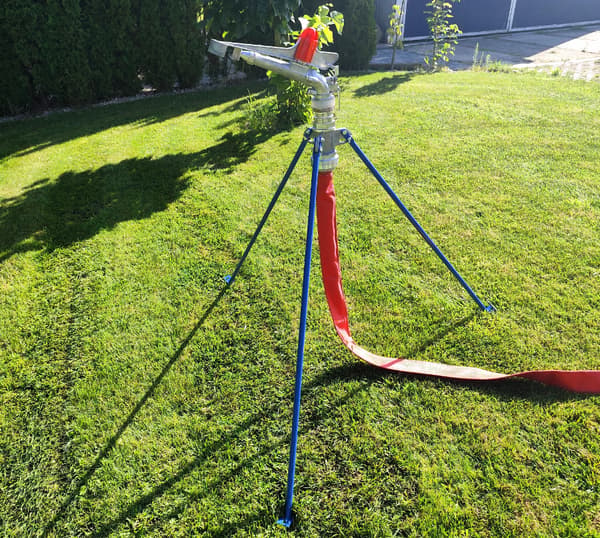 KENTTÄSPRINKLERI 360° JALUSTA