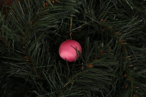 Sæt med 12 lyserøde satin silkekugler, 2 cm diameter