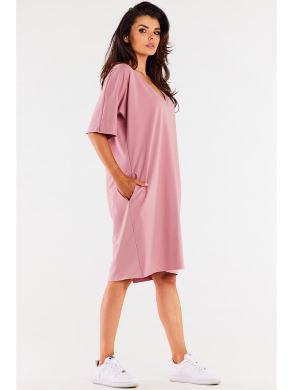 Ledig, överdimensionerad midiklänning med V-ringning, rosa. One size.