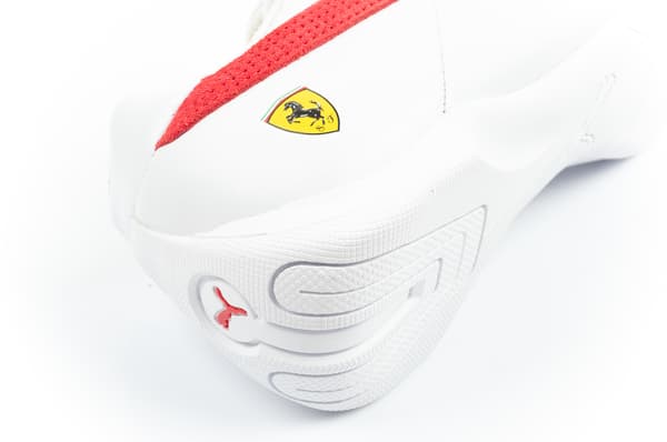 Puma Ferrari Future Cat [308585 02] vuosimallia 45