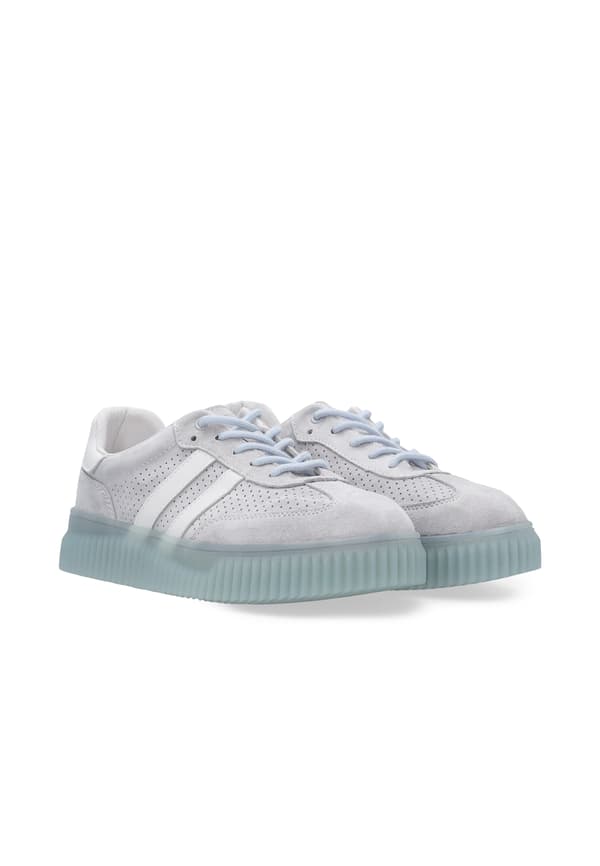 Blå perforerade mockasneakers Blå perforerade mockasneakers 39