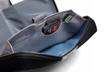 Bellroy Tech Kit - kännykkälisävarusteiden järjestäjä (musta)
