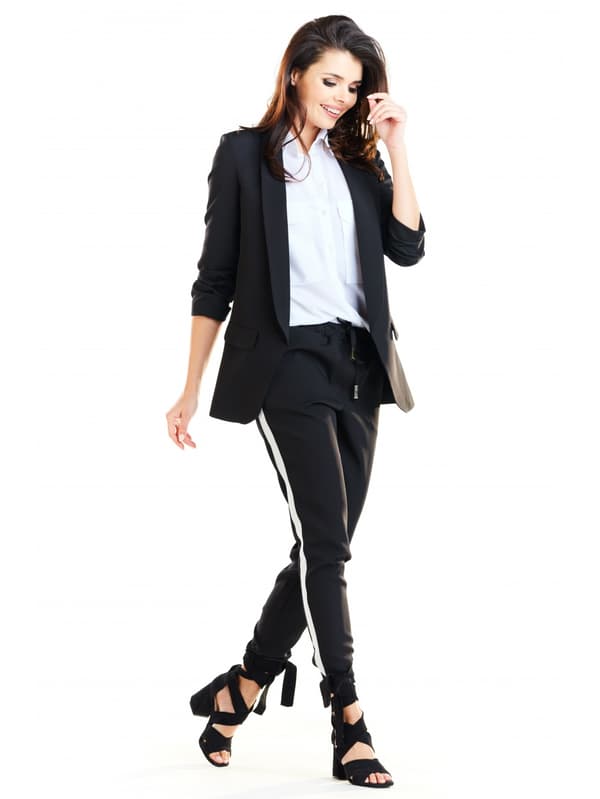 Elegant, løstsiddende jakke med sjalkrave og flapper, sort M