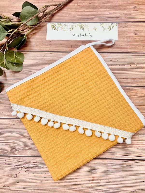 Okrycie kąpielowe 100x100 Boho kollektion hvide pomponer sennep