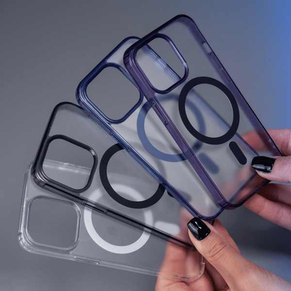 3mk Frosty MagCase til iPhone 16, semi-transparent med sort