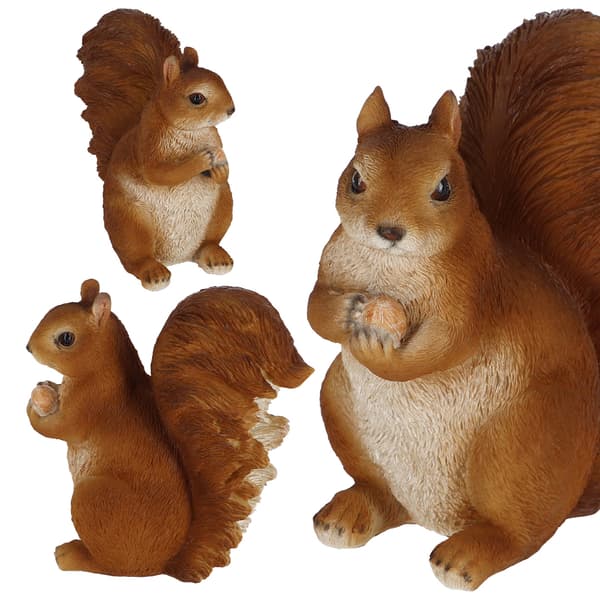 Ekorrfigur och nöt, höjd 19,3 cm