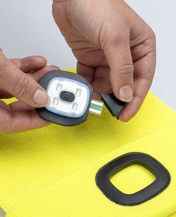ARDON®Boast Vinterhue med LED-lommelygte, sort