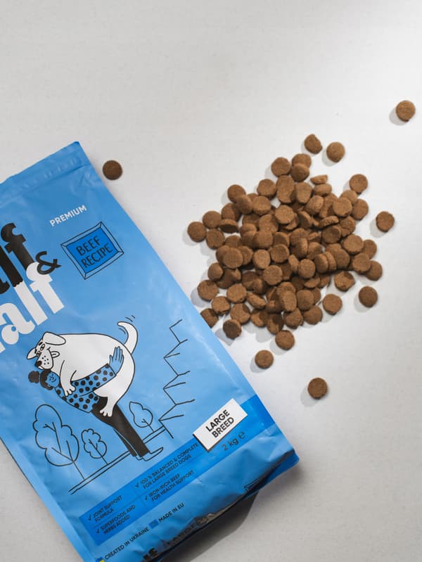 Half&Half Premium torrfoder för vuxna stora raser av nötkött 2 kg