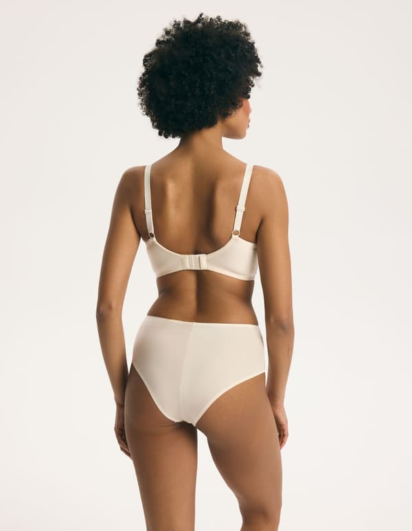 ESSENTIAL Esotiq Vatteret Bh | Beige 95C