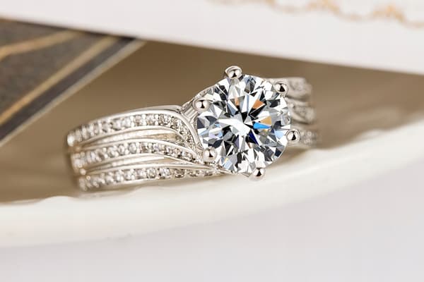 Damring i silver, justerbar, stor kristall, diamantzirkoner