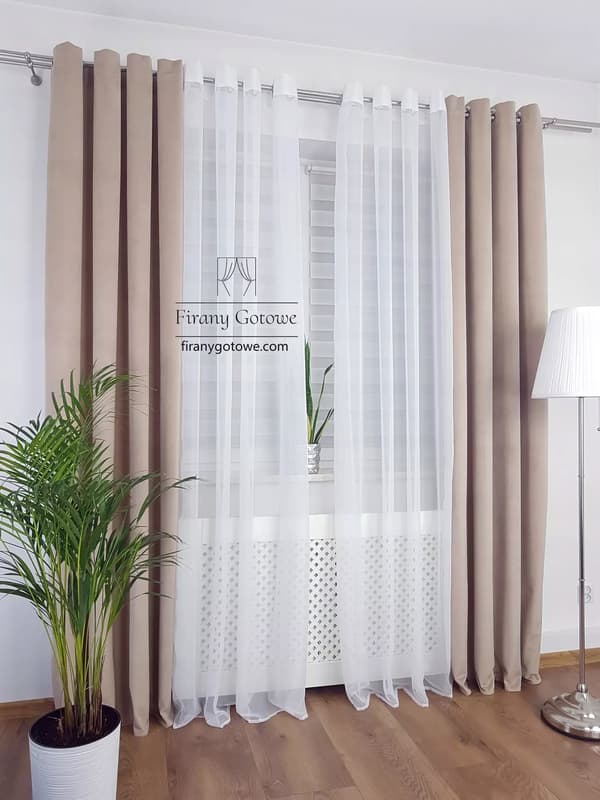 Samettiverho silmukoilla, beige