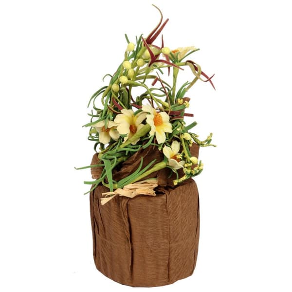 Gul blomsterarrangement til dekoration