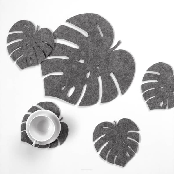 Set med bordsunderlägg 1+4 - Monstera grå