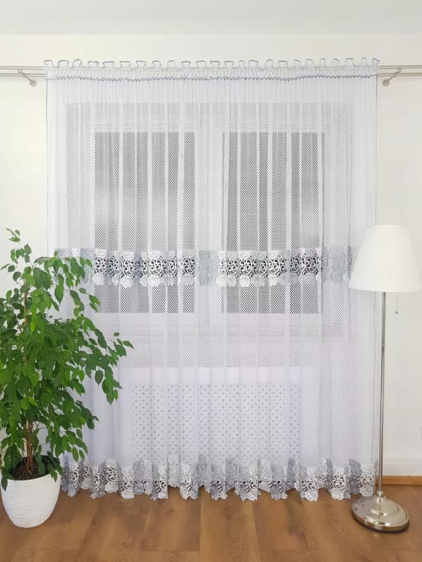 Lång gardin med dubbel guipurespets 400cm x 250cm