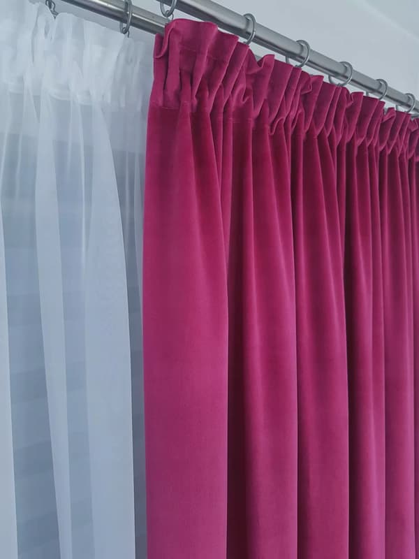 Samettiverho nauhalla - fuksia