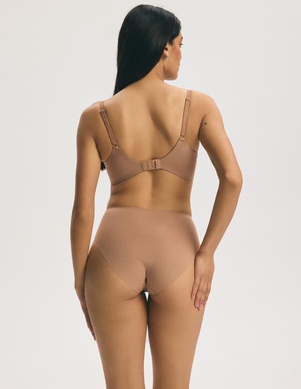 Q1.13 VACKER Esotiq vadderad bh | beige 85D