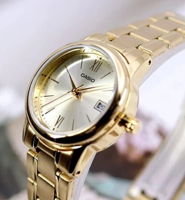 NAISTEN KELLO CASIO LTP-V002G-9B3 + LAATIKKO