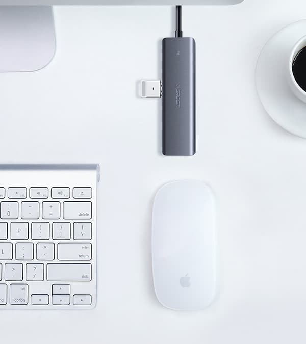 USB-C-keskitin - 4x USB 3.2 USB-C-virtaportilla, harmaa